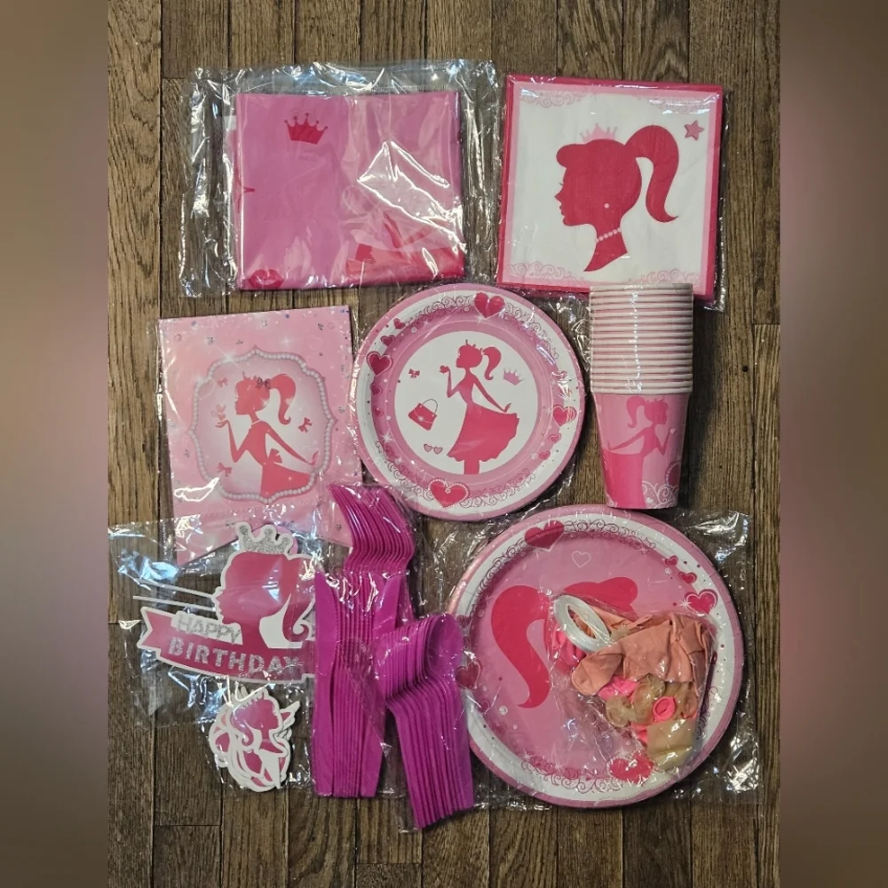 NIB Pink Princess Party Supplies Set